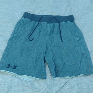 Under Armour athletic shortd